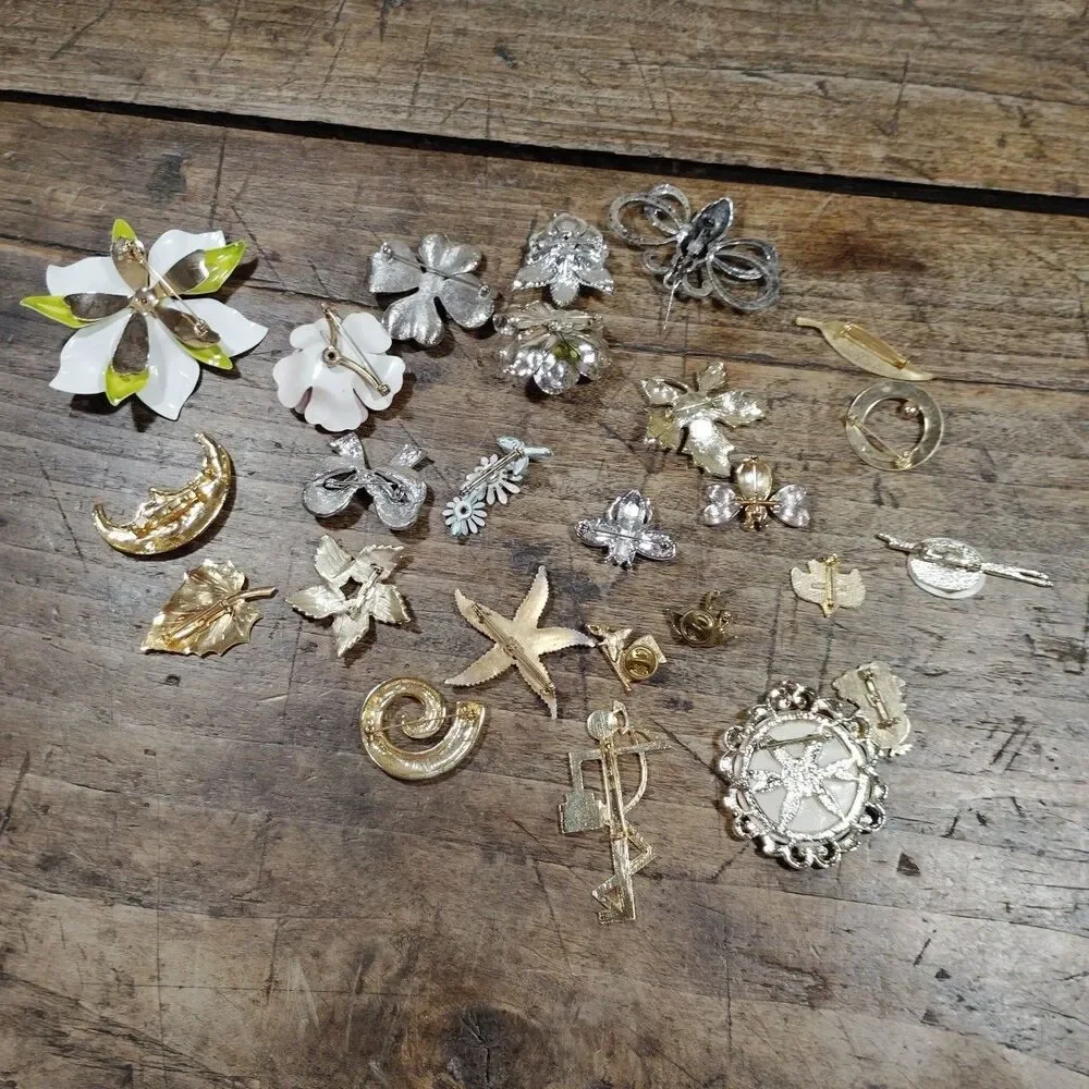 Lot 25 Floral Starfish Bee Brooch Pin Metal Rhinestone Multicolor Vintage Leaf